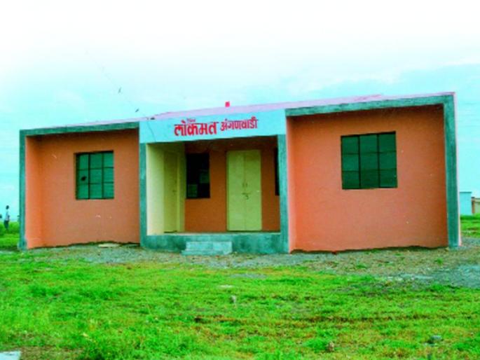 Killari Earthquake: The sound of 'Lokmat' and the blows of silence ... | Killari Earthquake : मूकवेदनेला ‘लोकमत’चा आवाज अन् मायेची फुंकरही...  Killari Earthquake: The sound of 'Lokmat' and the blows of silence ... | Killari Earthquake : मूकवेदनेला ‘लोकमत’चा आवाज अन् मायेची फुंकरही...