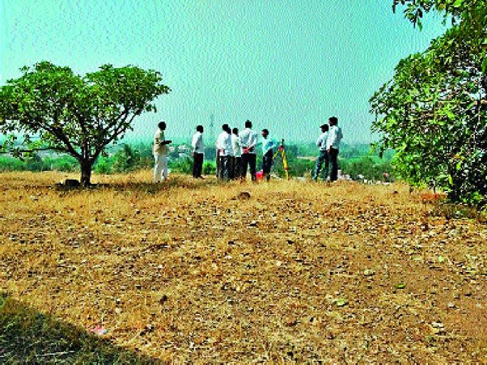  Guerrilla group bunch, group counting | गुळुंचेत गायरान गटाची हद्दनिश्चिती, गटातील वस्तीविषयी मोजणी