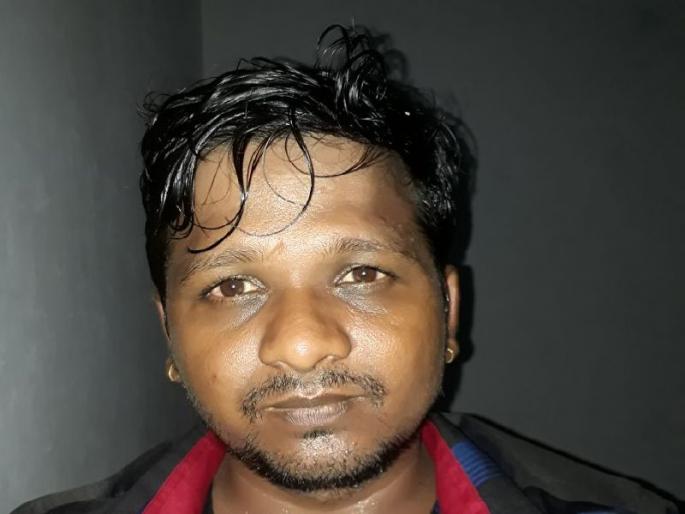 The police Arrest the accused in a marriage | पोलिसांनी  लग्नाच्या वरातीत व-हाडी बनून ठोकल्या आरोपीला बेड्या The police Arrest the accused in a marriage | पोलिसांनी  लग्नाच्या वरातीत व-हाडी बनून ठोकल्या आरोपीला बेड्या