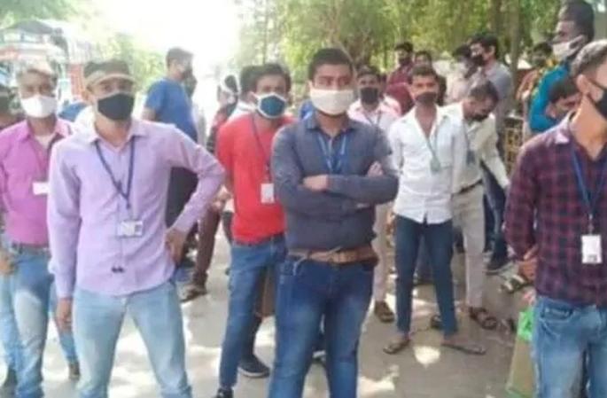 The workers demanded an April salary, and the company fired them in haryana MMG | कामगारांनी एप्रिल महिन्याचा पगार मागितला, कंपनीने कामावरुनच काढलं