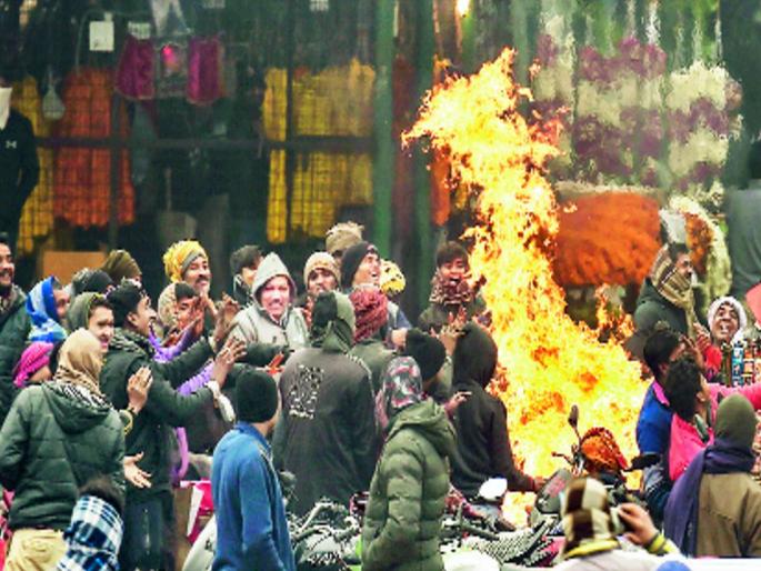 Cold conditions in Punjab, Haryana, Kashmir and Delhi drop in temperature | पंजाब, हरयाणा, काश्मीरमध्ये थंडीचा कडाका, दिल्लीत तापमानात घसरण