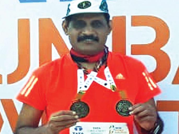 District collector run in Mumbai marathon, 42 km distance complete in four and a half hours | जिल्हाधिकाऱ्यांचीही मॅरेथॉन धाव, ४२ किमी.चे अंतर साडेचार तासांत पूर्ण District collector run in Mumbai marathon, 42 km distance complete in four and a half hours | जिल्हाधिकाऱ्यांचीही मॅरेथॉन धाव, ४२ किमी.चे अंतर साडेचार तासांत पूर्ण