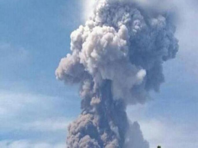 after the Tsunami & earthquake now volcanic eruption in Indonesia | इंडोनेशियामध्ये त्सुनामी, भूकंपानंतर आता ज्वालामुखीचा कहर after the Tsunami & earthquake now volcanic eruption in Indonesia | इंडोनेशियामध्ये त्सुनामी, भूकंपानंतर आता ज्वालामुखीचा कहर