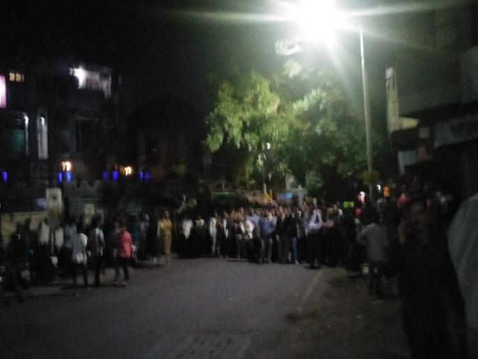 acid attack on youth and firing on police | पुण्यातील सदाशिव पेठेत तरुणावर अॅसिड हल्ला, पोलिसांवरही केला गोळीबार acid attack on youth and firing on police | पुण्यातील सदाशिव पेठेत तरुणावर अॅसिड हल्ला, पोलिसांवरही केला गोळीबार