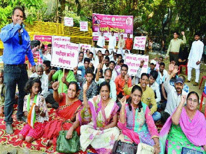 Gujarat repeats even in Maharashtra! Patidar community's ultimatum | ...तर महाराष्ट्रातही गुजरातची पुनरावृत्ती! पाटीदार समाजाचा अल्टीमेटम Gujarat repeats even in Maharashtra! Patidar community's ultimatum | ...तर महाराष्ट्रातही गुजरातची पुनरावृत्ती! पाटीदार समाजाचा अल्टीमेटम