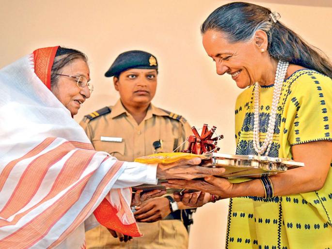 This is not mine, but honor of India - Former President Pratibhatai Patil | हा माझा नव्हे, तर भारताचा सन्मान - माजी राष्ट्रपती प्रतिभाताई पाटील This is not mine, but honor of India - Former President Pratibhatai Patil | हा माझा नव्हे, तर भारताचा सन्मान - माजी राष्ट्रपती प्रतिभाताई पाटील
