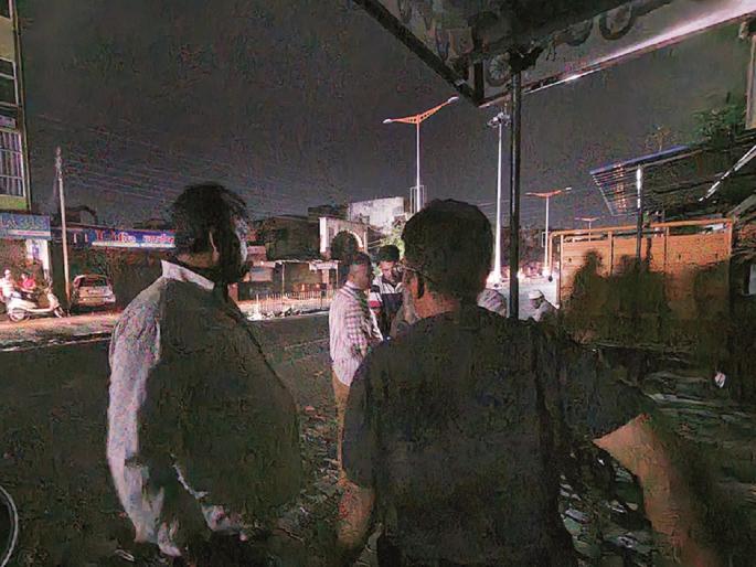 Sweat Aurangabadkars burst with declared-undeclared weight regulation | घोषित-अघोषित भारनियमनाने फोडला औरंगाबादकरांना घाम Sweat Aurangabadkars burst with declared-undeclared weight regulation | घोषित-अघोषित भारनियमनाने फोडला औरंगाबादकरांना घाम