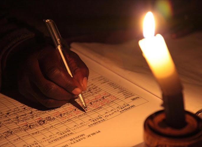 'Force loadsheeding' in washim district | ऐन परीक्षेच्या तोंडावर विजेचे ‘फोर्स लोडशेडींग’! 'Force loadsheeding' in washim district | ऐन परीक्षेच्या तोंडावर विजेचे ‘फोर्स लोडशेडींग’!