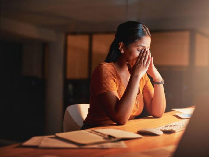 Are you overwhelmed by loan installments? Then get out of this situation; This is not just a financial crisis, but... | कर्जाच्या हप्त्यांनी दबलात? मग 'या' मार्गाने पडा बाहेर; हे फक्त आर्थिक संकट नाही, तर...