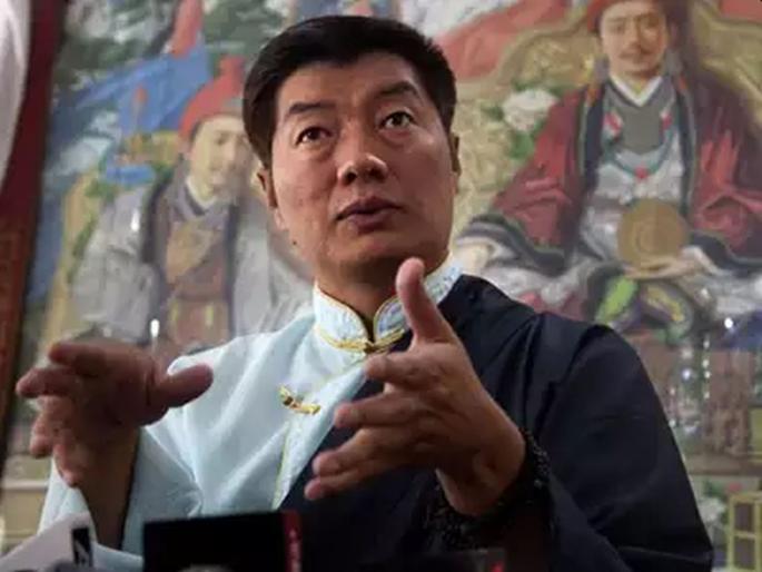 Ladakh is an integral part of India, peace on the border is important; Tibet's exiled PM attacks China | लडाख भारताचा अविभाज्य भाग, सीमेवर शांती महत्त्वाची; तिबेटच्या निर्वासित पीएमचा चीनवर हल्लाबोल Ladakh is an integral part of India, peace on the border is important; Tibet's exiled PM attacks China | लडाख भारताचा अविभाज्य भाग, सीमेवर शांती महत्त्वाची; तिबेटच्या निर्वासित पीएमचा चीनवर हल्लाबोल