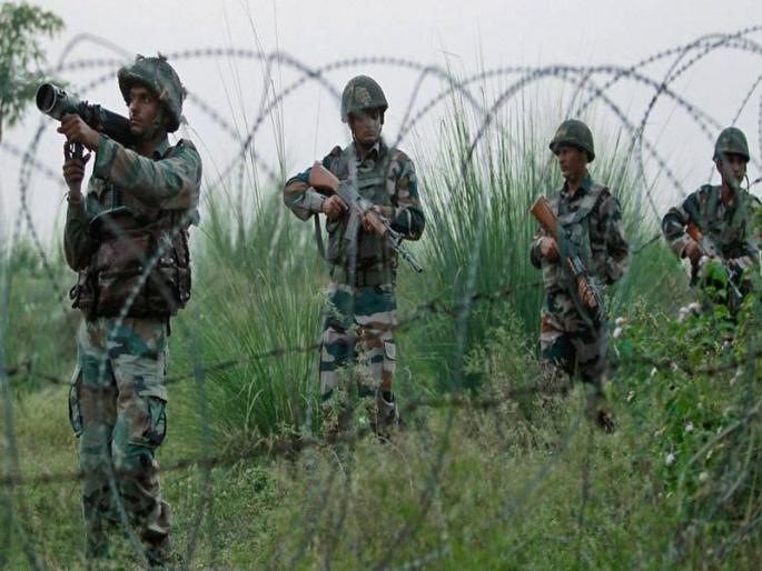 Pakistan violates ceasefire again | पाककडून पुन्हा शस्त्रसंधीचे उल्लंघन; ताबारेषेवर जोरदार गोळीबार Pakistan violates ceasefire again | पाककडून पुन्हा शस्त्रसंधीचे उल्लंघन; ताबारेषेवर जोरदार गोळीबार