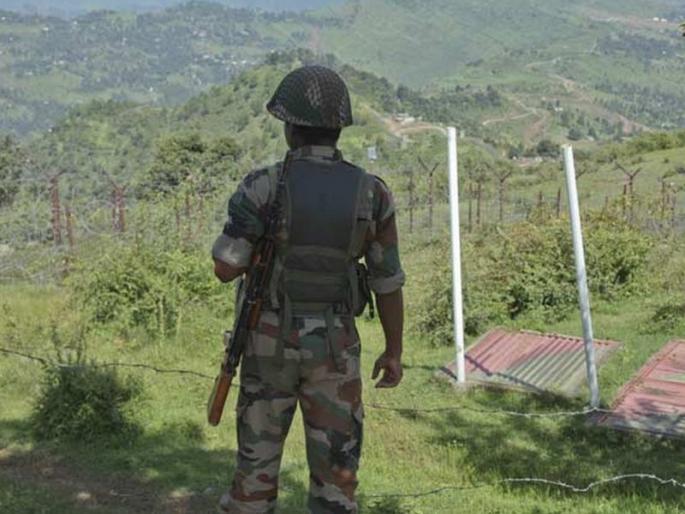 11 families of policemen kidnapped; Panic in Kashmir | पोलिसांच्या ११ कुटुंबीयांचे अपहरण; काश्मीरमध्ये घबराट 11 families of policemen kidnapped; Panic in Kashmir | पोलिसांच्या ११ कुटुंबीयांचे अपहरण; काश्मीरमध्ये घबराट