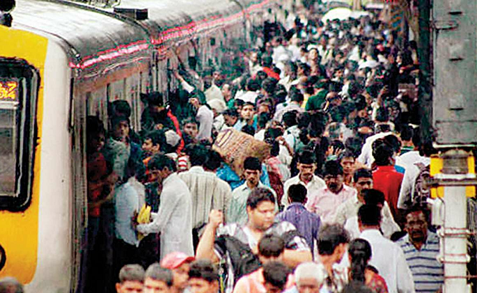 Until May 3 Express, locals closed | ३ मेपर्यंत एक्सप्रेस, लोकल बंद
