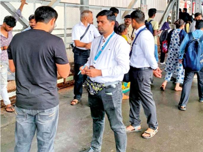 You are not the son-in-law of the railway then take the ticket and travel! | ‘तुम्ही रेल्वेचे जावई नाहीत ना’, मग तिकीट काढूनच प्रवास करा! You are not the son-in-law of the railway then take the ticket and travel! | ‘तुम्ही रेल्वेचे जावई नाहीत ना’, मग तिकीट काढूनच प्रवास करा!
