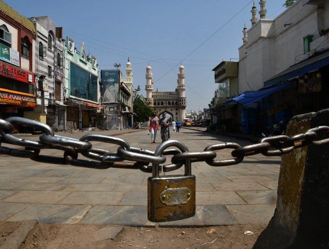 Seven days lockdown in Navi Mumbai again; 70712 houses to be surveyed | नवी मुंबईत पुन्हा सात दिवसांचा लॉकडाऊन; 70712 घरांचे होणार सर्वेक्षण Seven days lockdown in Navi Mumbai again; 70712 houses to be surveyed | नवी मुंबईत पुन्हा सात दिवसांचा लॉकडाऊन; 70712 घरांचे होणार सर्वेक्षण