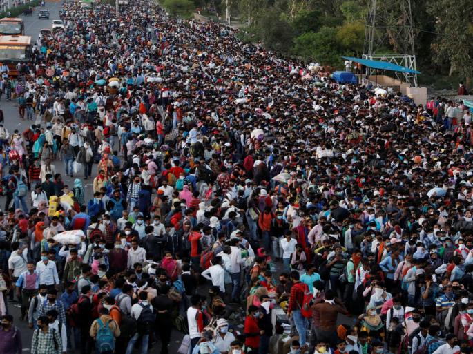 CoronaVirus News: 4 million migrant workers unable to escape by bus | CoronaVirus News: ४० लाख स्थलांतरित मजुरांची कोंडी बस प्रवासाने सुटणे अशक्य; रेल्वे सोडण्याच्या मागणीला जोर CoronaVirus News: 4 million migrant workers unable to escape by bus | CoronaVirus News: ४० लाख स्थलांतरित मजुरांची कोंडी बस प्रवासाने सुटणे अशक्य; रेल्वे सोडण्याच्या मागणीला जोर