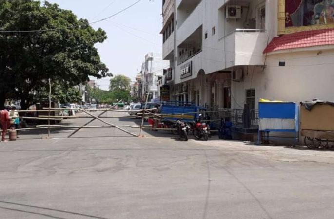 Lockdown guidelines extended in Washim | ‘लॉकडाऊन’च्या मार्गदर्शक सूचनांना मुदतवाढ Lockdown guidelines extended in Washim | ‘लॉकडाऊन’च्या मार्गदर्शक सूचनांना मुदतवाढ