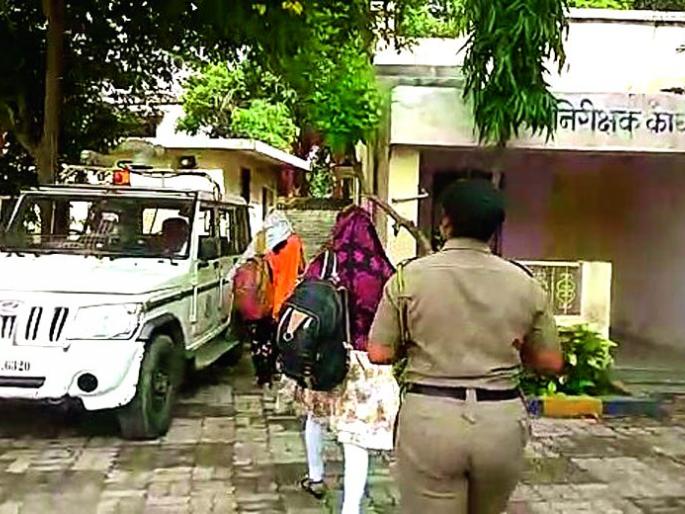 Information will be given to those who rest at the lodge | लॉजवर विसावा घेणाऱ्यांची माहिती येणार पोलीस दप्तरी