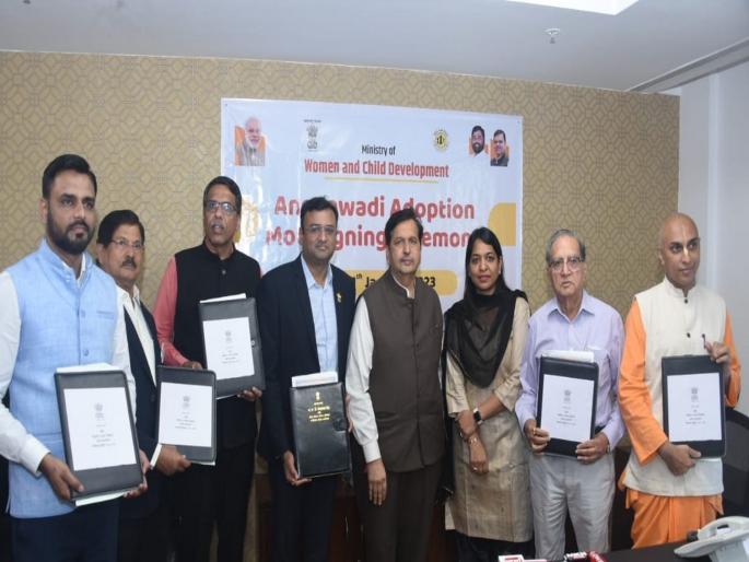 State Government's initiative to strengthen Anganwadi; Agreement with social organization for adopted | अंगणवाड्या बळकट करण्यासाठी राज्य सरकारचा पुढाकार; सामजिक संस्थाशी केला करार State Government's initiative to strengthen Anganwadi; Agreement with social organization for adopted | अंगणवाड्या बळकट करण्यासाठी राज्य सरकारचा पुढाकार; सामजिक संस्थाशी केला करार