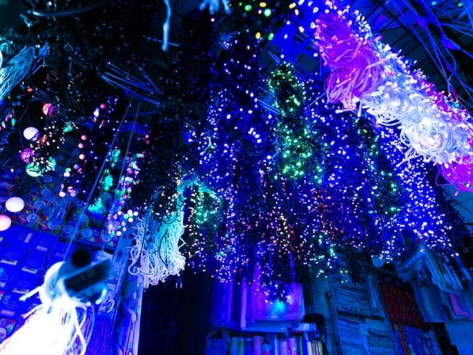 CoronaVirus decoration market hits badly due to corona crisis | CoronaVirus News: सणासुदीच्या नयनरम्य रोषणाईलाही कोरोनाचे ग्रहण CoronaVirus decoration market hits badly due to corona crisis | CoronaVirus News: सणासुदीच्या नयनरम्य रोषणाईलाही कोरोनाचे ग्रहण