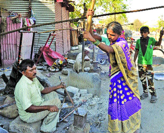 Women's Day Special: I hope you improve your life! | Women's Day Special : लई वाटतंय, आपलीबी जिंदगी सुधरावी ! Women's Day Special: I hope you improve your life! | Women's Day Special : लई वाटतंय, आपलीबी जिंदगी सुधरावी !