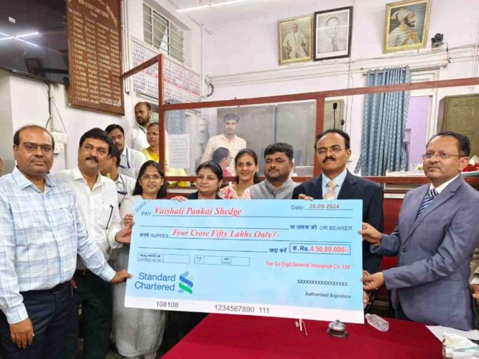 A new history was created again in the Lok Adalat, a compromise of four and a half crores was made in Thane | लोकअदालतमध्ये पुन्हा रचला नवा इतिहास, ठाण्यात साडेचार कोटींची झाली तडजोड A new history was created again in the Lok Adalat, a compromise of four and a half crores was made in Thane | लोकअदालतमध्ये पुन्हा रचला नवा इतिहास, ठाण्यात साडेचार कोटींची झाली तडजोड