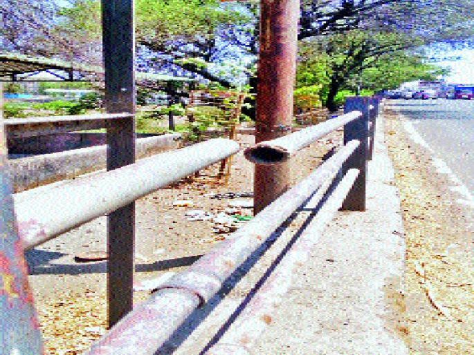 Sangli seizes another 240 slabs of slab | सांगलीतून स्लॅबच्या आणखी २४० प्लेटा जप्त Sangli seizes another 240 slabs of slab | सांगलीतून स्लॅबच्या आणखी २४० प्लेटा जप्त