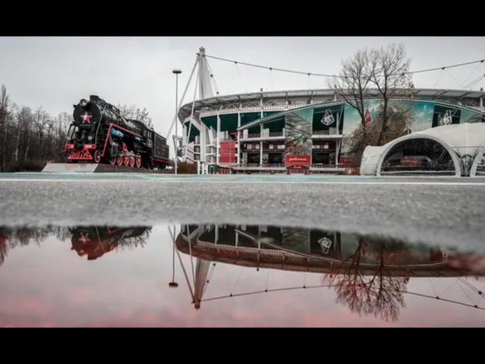 Lokomotiv Moscow Innokenty Samokhvalov player dies aged 22 after falling ill in home training session svg | फुटबॉल विश्वाला धक्का; सामन्यासाठी सराव करताना 22 वर्षीय खेळाडूचा मृत्यू