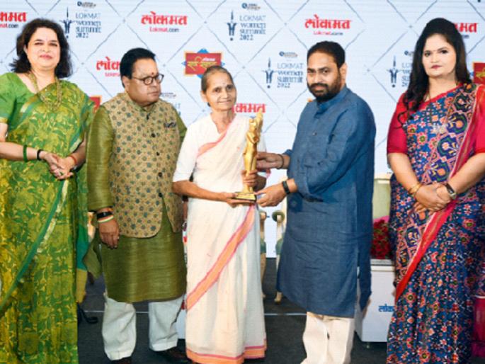 nalini narvekar jeevan gaurav while ratna tai kamble was given karya gaurav distribution of state level lokmat sakhi sanman awards | नलिनी नावरेकर ‘जीवनगौरव’, तर रत्नाताई कांबळे यांना ‘कार्यगौरव’; राज्यस्तरीय ‘लोकमत सखी सन्मान’ पुरस्कारांचे वितरण nalini narvekar jeevan gaurav while ratna tai kamble was given karya gaurav distribution of state level lokmat sakhi sanman awards | नलिनी नावरेकर ‘जीवनगौरव’, तर रत्नाताई कांबळे यांना ‘कार्यगौरव’; राज्यस्तरीय ‘लोकमत सखी सन्मान’ पुरस्कारांचे वितरण