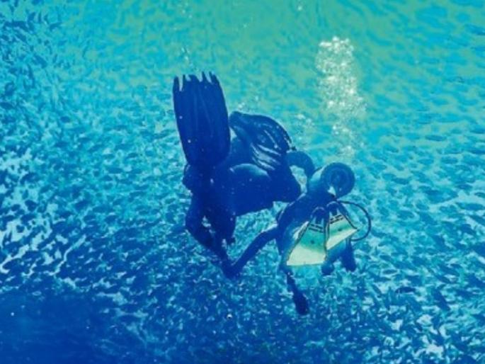 The sea is calling me again and again... | अग्रलेख: पुन्हा पुन्हा समुद्र मला बोलावतो आहे...