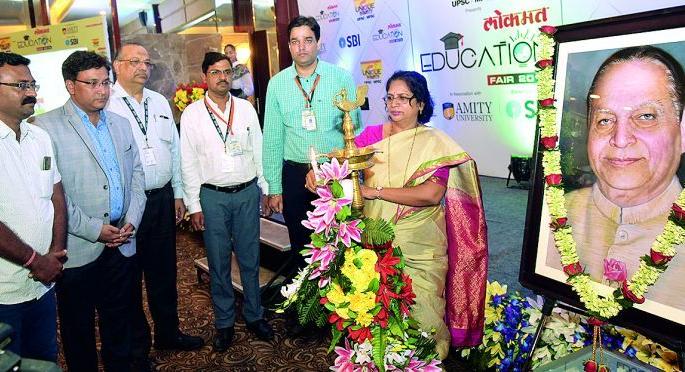 Inauguration of three day Lokmat Education Fair: Educational options treasure for students | तीन दिवसीय लोकमत एज्युकेशन फेअरचे उद्घाटन : विद्यार्थ्यांसाठी शैक्षणिक पर्यायांचा खजिना