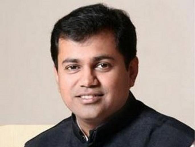 Nepalese people were brought to the rally of Nanar supporters | नाणार समर्थक मेळाव्यात नेपाळी नागरिक आणले; उदय सामंतांचा आरोप Nepalese people were brought to the rally of Nanar supporters | नाणार समर्थक मेळाव्यात नेपाळी नागरिक आणले; उदय सामंतांचा आरोप