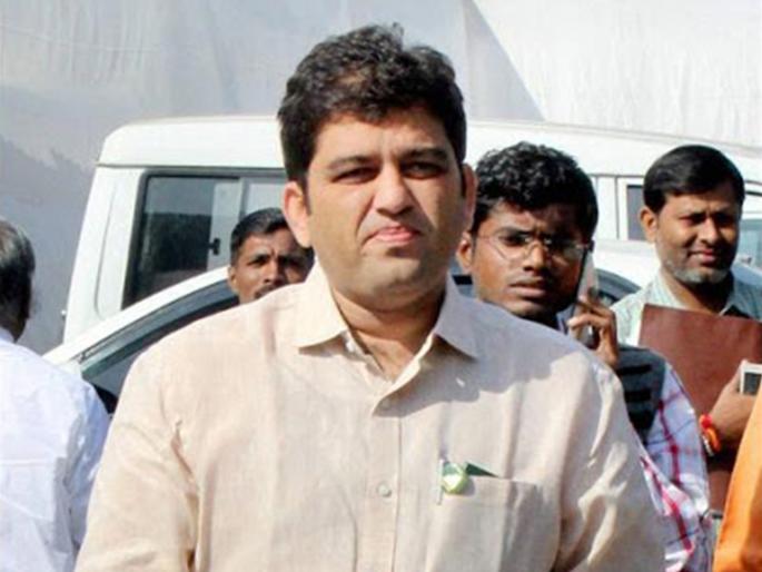 Old video of Harshvardhan Jadhav goes viral on social media | "उमेदवारीसाठी मनसेत मोजावे लागतात पैसे"; हर्षवर्धन जाधवांचा 'तो' व्हिडिओ व्हायरल