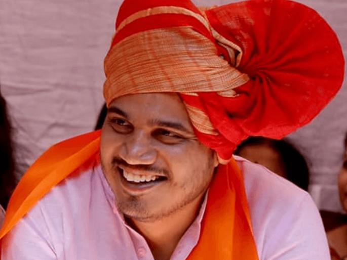 Rohit Pawar initiative to provide crop insurance to farmers | 'त्या' शेतकऱ्यांनाही मिळणार पीकविम्याची रक्कम; रोहित पवारांनी दिलेला शब्द पाळला Rohit Pawar initiative to provide crop insurance to farmers | 'त्या' शेतकऱ्यांनाही मिळणार पीकविम्याची रक्कम; रोहित पवारांनी दिलेला शब्द पाळला