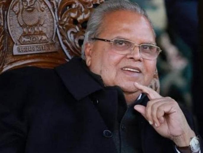 Goa governor Satyapal Malik controversial statement | “काश्मीरचे राज्यपाल सतत दारू पितात; त्यांना काही काम नसतं” Goa governor Satyapal Malik controversial statement | “काश्मीरचे राज्यपाल सतत दारू पितात; त्यांना काही काम नसतं”