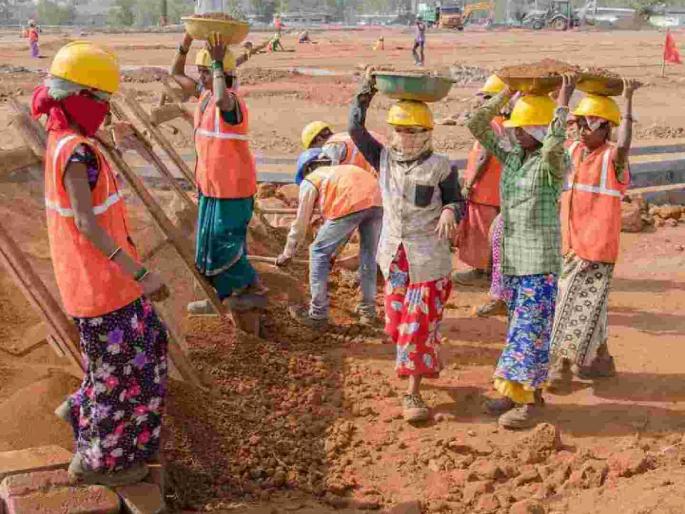 The number of construction workers in the district has doubled in six months | जिल्ह्यात सहा महिन्यांत बांधकाम कामगारांची संख्या झालीय दुप्पट