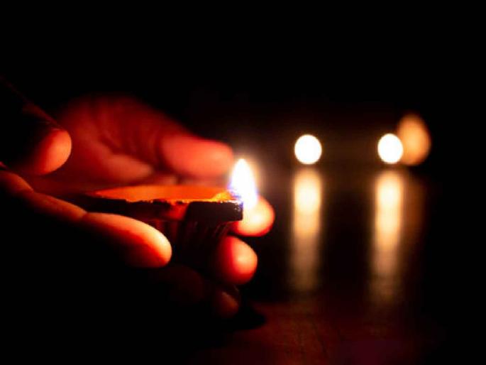On Diwali, there is no chance of celebration because of rising inflation | दिवाळीला गरिबांच्या झोपडीमध्ये एक पणती लावण्याचेही झाले वांधे On Diwali, there is no chance of celebration because of rising inflation | दिवाळीला गरिबांच्या झोपडीमध्ये एक पणती लावण्याचेही झाले वांधे