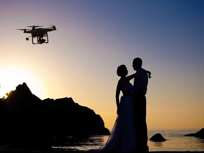 Action will be taken if you do 'pre-wedding' shooting with drones without permission | परवानगी शिवाय ड्रोनने 'प्री-वेडिंग' शूटिंग कराल तर होईल कारवाई Action will be taken if you do 'pre-wedding' shooting with drones without permission | परवानगी शिवाय ड्रोनने 'प्री-वेडिंग' शूटिंग कराल तर होईल कारवाई