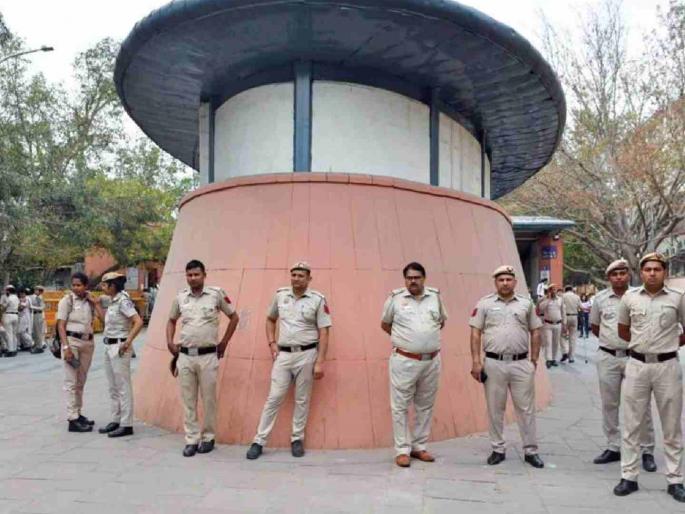 Khaki 'Watch' at 791 Polling Stations in City Commissionerate | शहर आयुक्तालयातील ७९१ मतदान केंद्रांवर खाकीचा ‘वॉच’ Khaki 'Watch' at 791 Polling Stations in City Commissionerate | शहर आयुक्तालयातील ७९१ मतदान केंद्रांवर खाकीचा ‘वॉच’