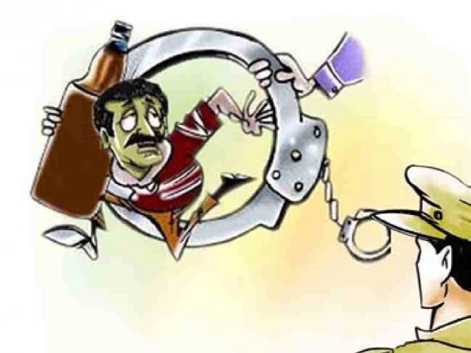 Police crackdown on liquor mafia, seized goods worth one and a half crore rupees | पोलिसांचा दारूमाफियांना दणका, दीड कोटी रुपयांचा मुद्देमाल जप्त Police crackdown on liquor mafia, seized goods worth one and a half crore rupees | पोलिसांचा दारूमाफियांना दणका, दीड कोटी रुपयांचा मुद्देमाल जप्त