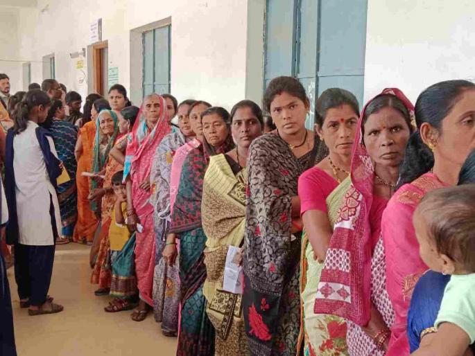 Maharashtra Vidhan Sabha Election 2024 : somewhere EVMs malfunction, somewhere protest, voting late by an hour | Maharashtra Vidhan Sabha Election 2024 : कुठे ईव्हीएममध्ये बिघाड, कुठे निषेध, तासभराच्या उशिराने मतदान Maharashtra Vidhan Sabha Election 2024 : somewhere EVMs malfunction, somewhere protest, voting late by an hour | Maharashtra Vidhan Sabha Election 2024 : कुठे ईव्हीएममध्ये बिघाड, कुठे निषेध, तासभराच्या उशिराने मतदान