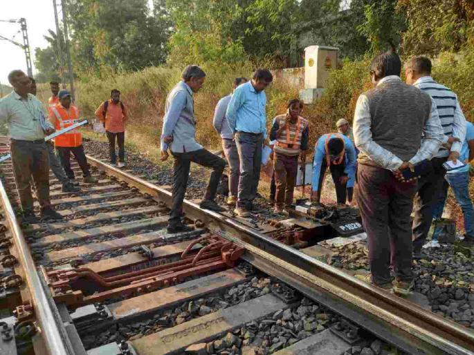 Security audit of Wardha station along Nagpur-Badnera route by General Manager | महाव्यवस्थापकांकडून नागपूर-बडनेरा मार्गासह वर्धा स्थानकाचे सिक्युरिटी ऑडिट Security audit of Wardha station along Nagpur-Badnera route by General Manager | महाव्यवस्थापकांकडून नागपूर-बडनेरा मार्गासह वर्धा स्थानकाचे सिक्युरिटी ऑडिट