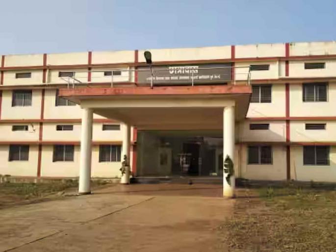 OBC students deprived of subsistence allowance including scholarship | ओबीसी विद्यार्थी शिष्यवृत्तीसह निर्वाह भत्त्यापासून वंचित OBC students deprived of subsistence allowance including scholarship | ओबीसी विद्यार्थी शिष्यवृत्तीसह निर्वाह भत्त्यापासून वंचित