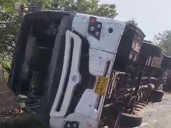 The driver is responsible for Shivshahi accident! 11 people lost their lives in the accident | शिवशाही अपघाताला चालकच जबाबदार ! अपघातात ११ जणांचे गेले प्राण The driver is responsible for Shivshahi accident! 11 people lost their lives in the accident | शिवशाही अपघाताला चालकच जबाबदार ! अपघातात ११ जणांचे गेले प्राण