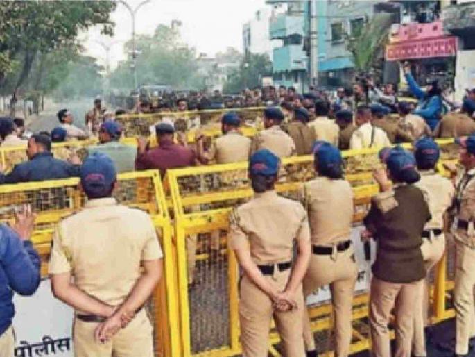 Tension, allegations of jostling during the march of the disabled towards the Vidhan Bhavan | विधानभवनावर निघालेल्या दिव्यांगांच्या मोर्चात तणाव, धक्काबुक्कीचा आरोप