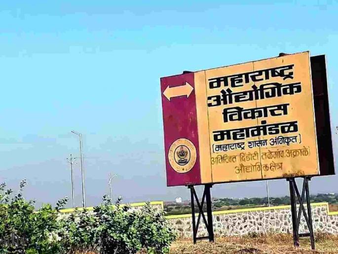 There are no new industries in MIDC; old ones have also closed down. | एमआयडीसीत नवे उद्योग नाहीत; जुनेही पडले बंद There are no new industries in MIDC; old ones have also closed down. | एमआयडीसीत नवे उद्योग नाहीत; जुनेही पडले बंद