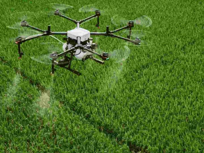Farmers can buy drones for spraying pesticides and get a subsidy of Rs 4 lakh | शेतकऱ्यांनो कीटकनाशके फवारणीसाठी ड्रोन घ्या आणि ४ लाख अनुदान मिळवा Farmers can buy drones for spraying pesticides and get a subsidy of Rs 4 lakh | शेतकऱ्यांनो कीटकनाशके फवारणीसाठी ड्रोन घ्या आणि ४ लाख अनुदान मिळवा