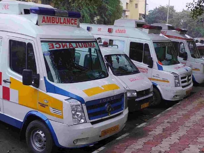 Ambulances parked in front of hospital due to lack of funds for diesel | डिझेलसाठी निधीच मिळत नसल्याने रुग्णवाहिका रुग्णालयासमोर उभ्या Ambulances parked in front of hospital due to lack of funds for diesel | डिझेलसाठी निधीच मिळत नसल्याने रुग्णवाहिका रुग्णालयासमोर उभ्या