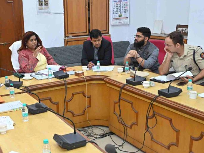 Immediately impose restrictions on pets in airport areas | विमानतळ परिसरात पाळीव प्राण्यांवर तत्काळ निर्बंध लावा Immediately impose restrictions on pets in airport areas | विमानतळ परिसरात पाळीव प्राण्यांवर तत्काळ निर्बंध लावा