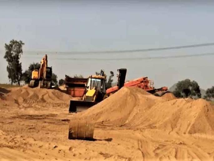 Sand will be auctioned again for sand ghats; Preparations underway to change policy | रेती घाटांचा पुन्हा लिलाव होणार रेती; धोरण बदलण्याची तयारी सुरू Sand will be auctioned again for sand ghats; Preparations underway to change policy | रेती घाटांचा पुन्हा लिलाव होणार रेती; धोरण बदलण्याची तयारी सुरू